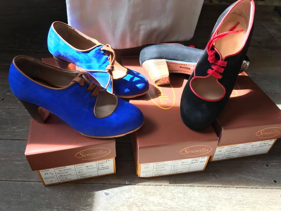 Chaussures de danse flamenca en stock